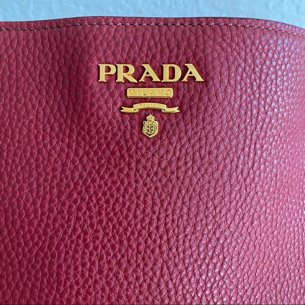Prada red leather tote bag - Picture 5 of 12